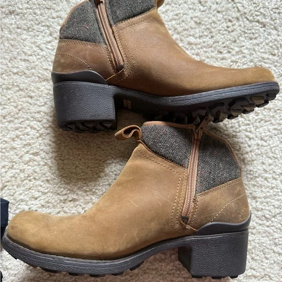 Merrell Brown Ankle Boots - Picture 9 of 9
